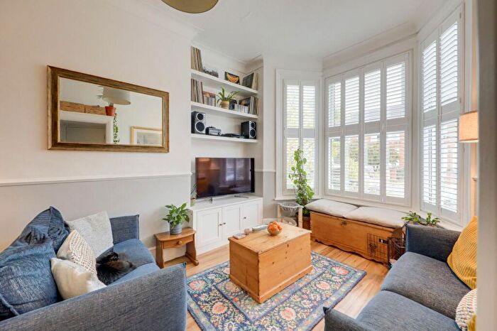 2 Bedroom Flat For Sale In Minard Road, London, SE6