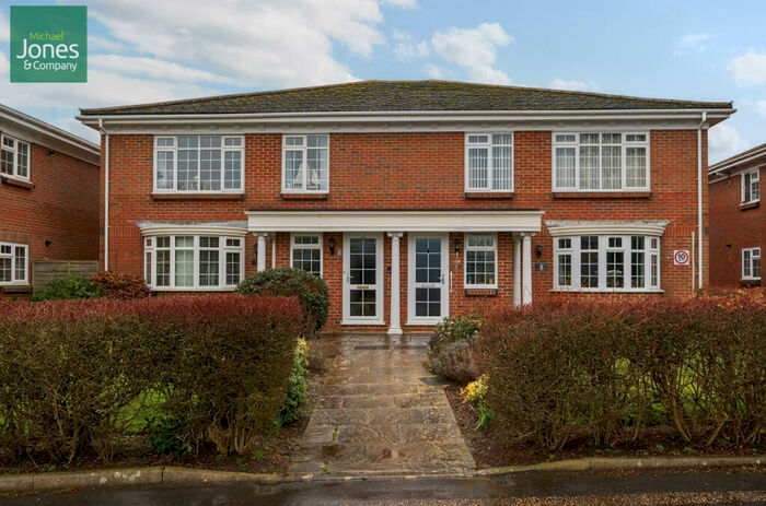 2 Bedroom Flat To Rent In Ravenswood Court, Church Road, Worthing, BN13