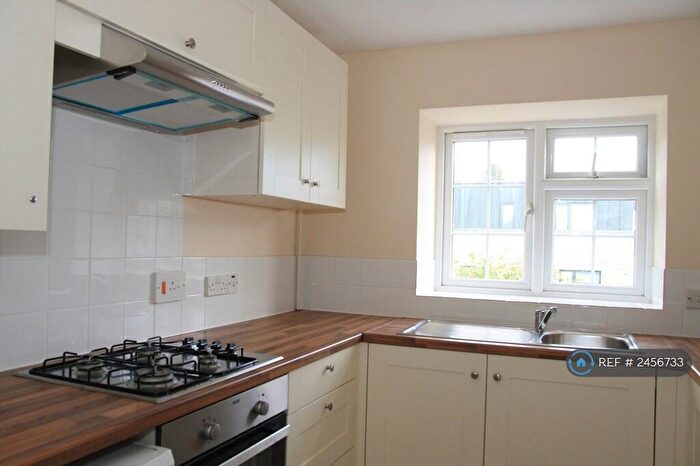 2 Bedroom Flat To Rent In Alexandra Road, Farnborough, GU14
