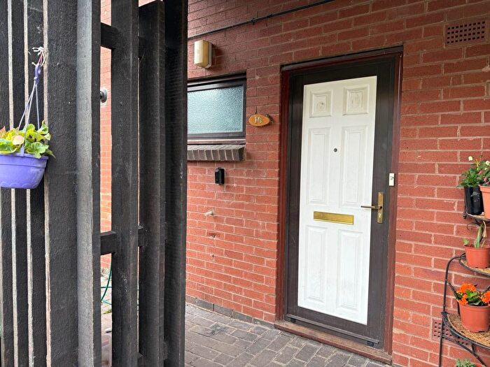 2 Bedroom Property To Rent In Elmdale Street, Leicester, LE4
