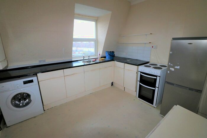 1 Bedroom Flat To Rent In Civic Square, Tilbury, Essex, RM18