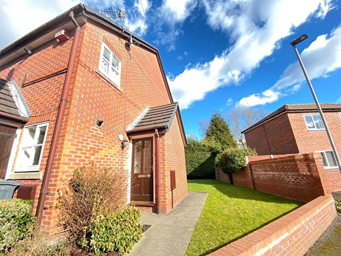 2 Bedroom Flat To Rent In Anchorside Close, Chorlton, Manchester, M21