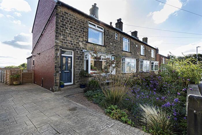 2 Bedroom End Of Terrace House For Sale In Heatherfield Crescent, Marsh, Huddersfield, HD1