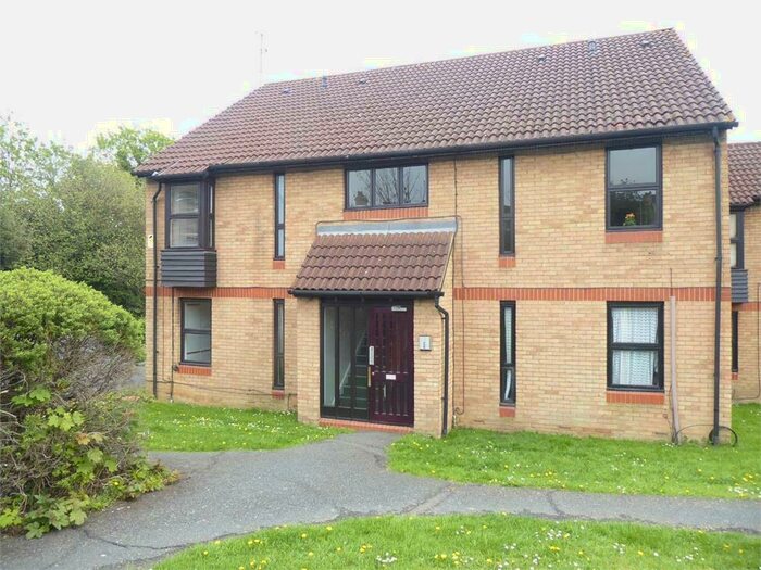 Apartment To Rent In Shinners Close, London, SE25