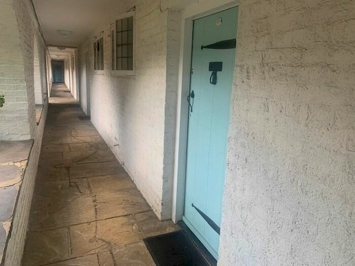 1 Bedroom Flat To Rent In Waterlow Court, Heath Close, NW11