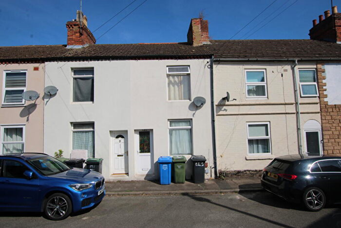 2 Bedroom Terraced House To Rent In Havelock Street, Kettering, North Northamptonshire, NN16