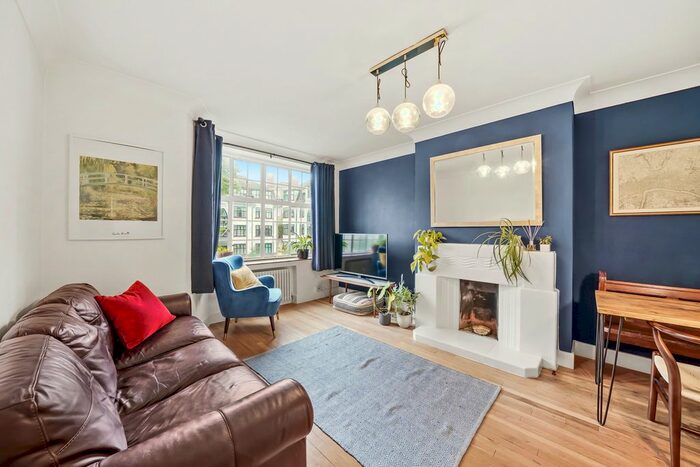 3 Bedroom Flat To Rent In Manor Court, Leigham Avenue, Streatham, London, SW16