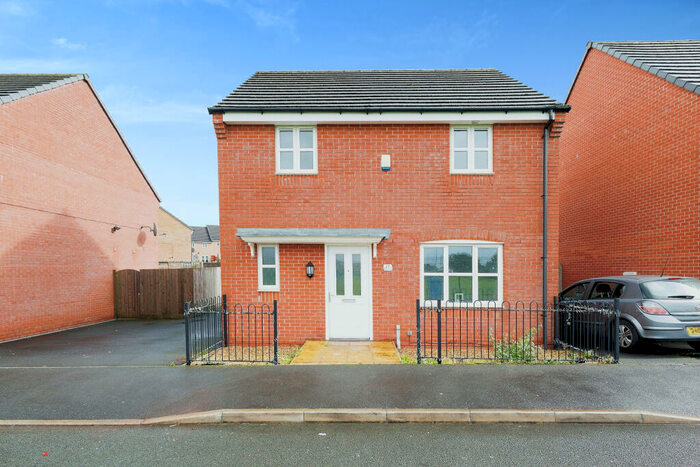 4 Bedroom House To Rent In Flemish Crescent, Manchester, M18