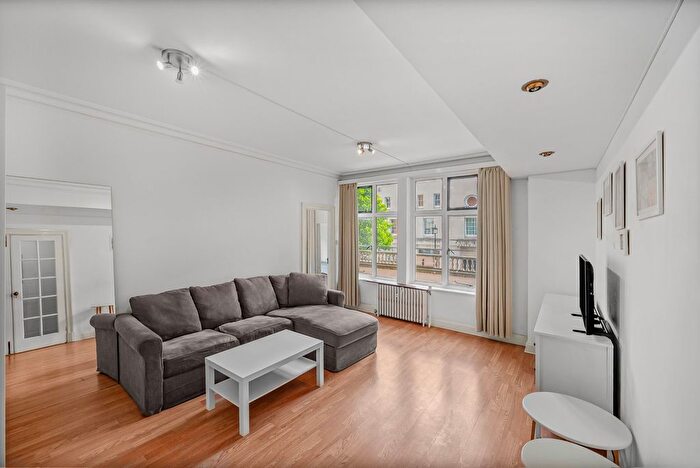 1 Bedroom Flat To Rent In Hallam Street, Marylebone, W1W