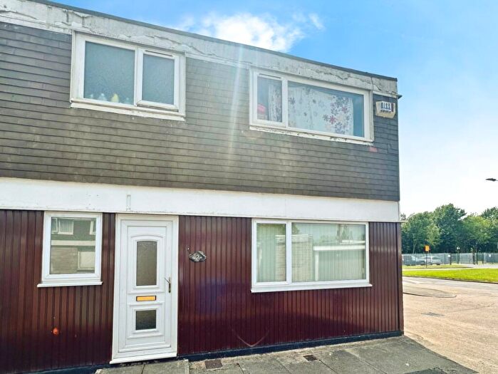 3 Bedroom End Of Terrace House For Sale In Axdane, Hull, HU6