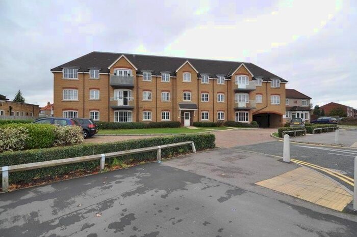 2 Bedroom Flat To Rent In St. Albans Road, Garston, Watford, WD25