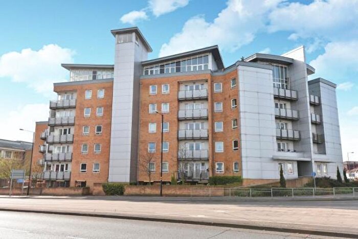 2 Bedroom Apartment To Rent In Tuns Lane, Slough, SL1