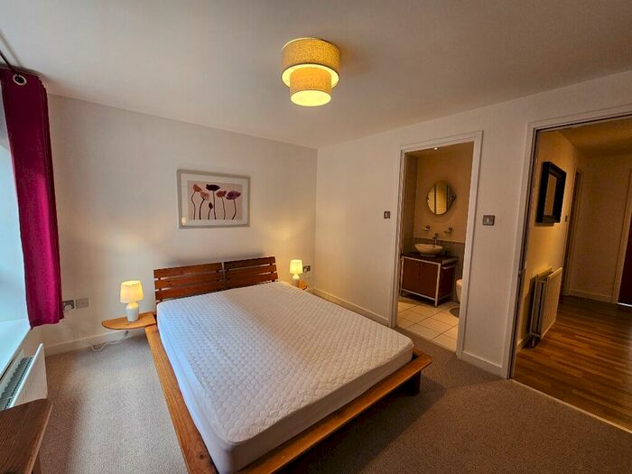 2 Bedroom Flat To Rent In Dunlop Street, The Metropole, City Centre, Glasgow, G1