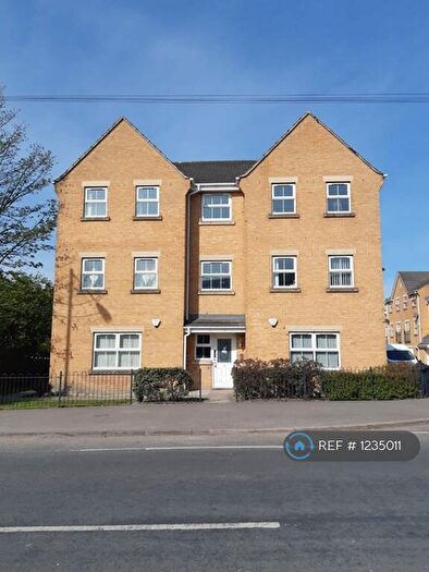 2 Bedroom Flat To Rent In Bierley Lane, Bradford, BD4