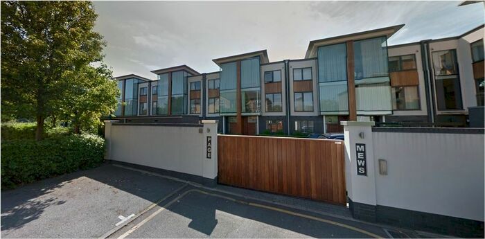 4 Bedroom Mews House To Rent In Page Mews, Wycliffe Road, London, SW11