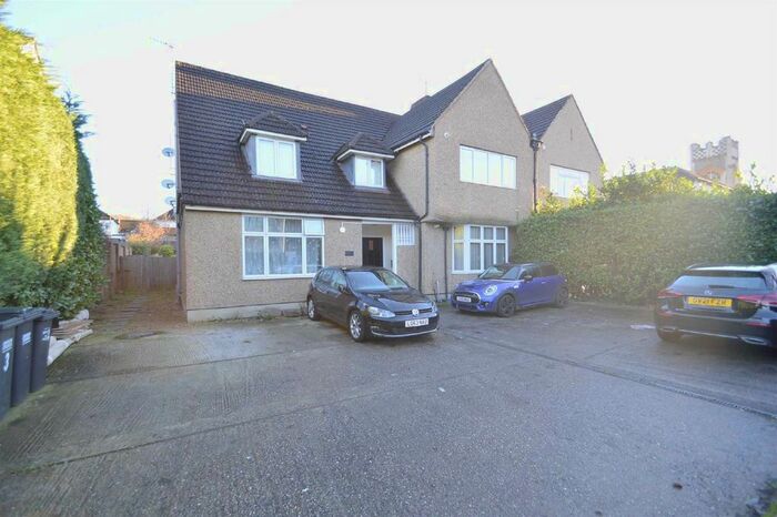 2 Bedroom Flat To Rent In Brighton Road, Coulsdon CR5
