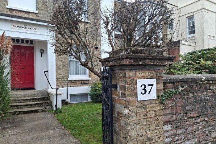 1 Bedroom Flat To Rent In Dover Street, Ryde, PO33