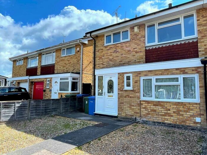 3 Bedroom Semi-Detached House To Rent In Sandy Lane, Farnborough, GU14
