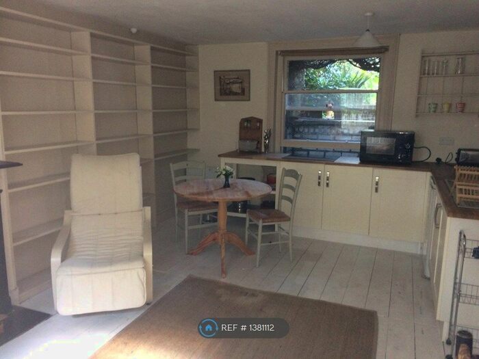 1 Bedroom Flat To Rent In Durand Gardens, London, SW9