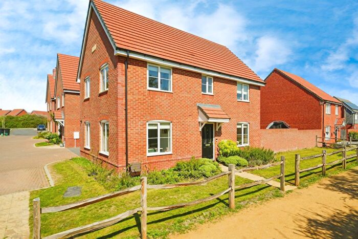 4 Bedroom Detached House For Sale In Linnet Grove, Didcot, OX11