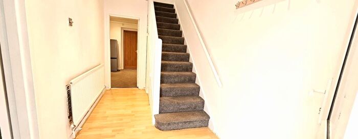 5 Bedroom End Of Terrace House To Rent In New Peachey Lane, Uxbridge, Greater London, UB8
