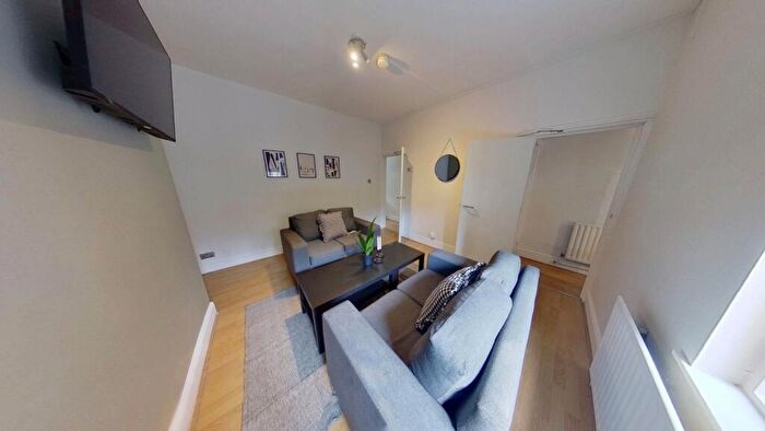 4 Bedroom Terraced House To Rent In Ridding Terrace, Nottingham, NG3
