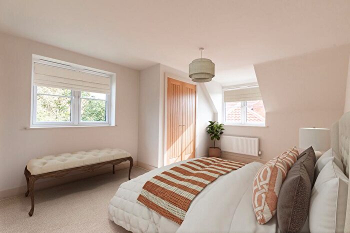 4 Bedroom Detached House For Sale In Bedrooms To Both Floors - Fabulous Corner Plot, NR20