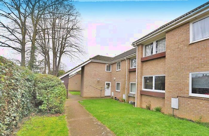 1 Bedroom Flat To Rent In Basing Close, Maidstone, ME15