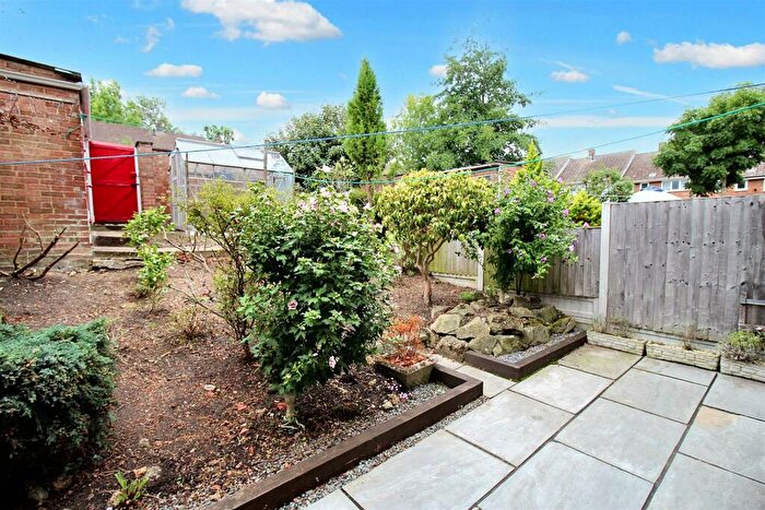3 Bedroom Terraced House For Sale In Nether Priors, Basildon, SS14