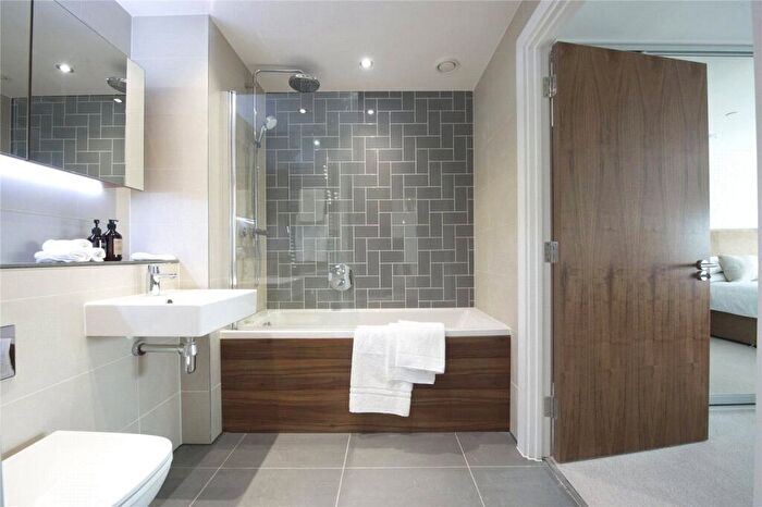 2 Bedroom Apartment To Rent In Thames Quarter, Napier Road, Reading, RG1
