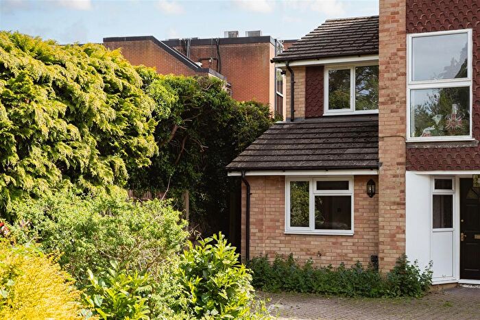 Studio To Rent In Yorke Gardens, Reigate, RH2