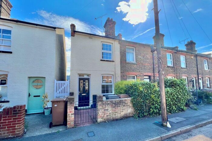 2 Bedroom Cottage To Rent In Wolseley Road, Chelmsford, CM2