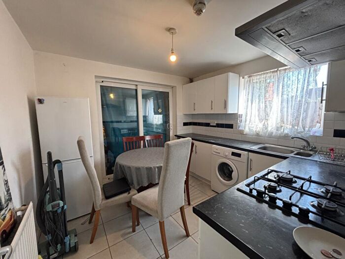 2 Bedroom Flat To Rent In Waterloo Street, Burton-On-Trent, DE14