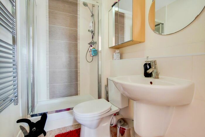 1 Bedroom Flat To Rent In Worton Way, Hounslow, TW3