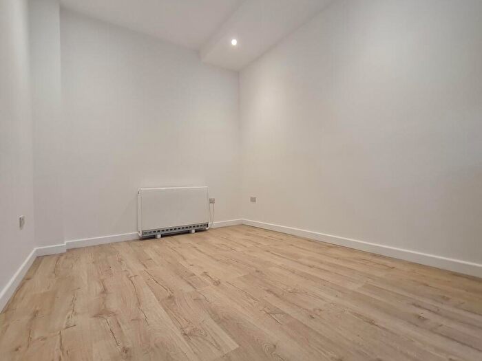 1 Bedroom Maisonette To Rent In High Street, Newport, PO30
