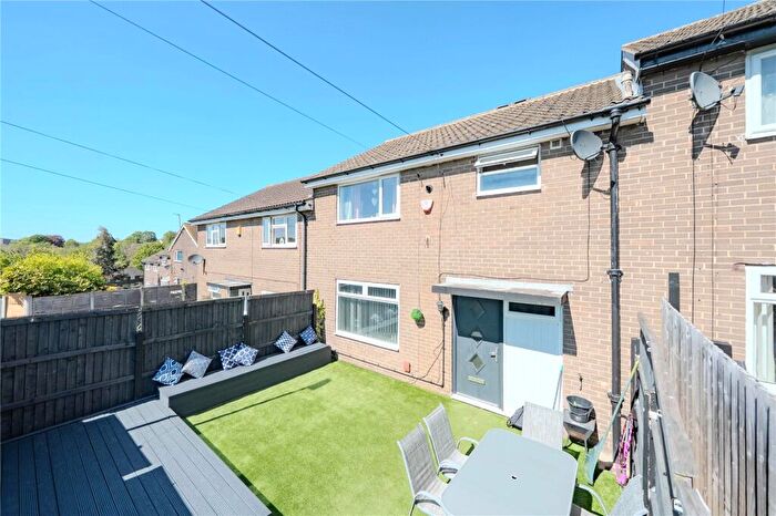 3 Bedroom Terraced House For Sale In Gamble Hill Chase, Leeds, LS13