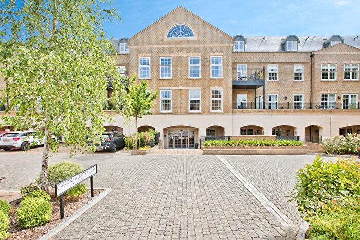 2 Bedroom Flat For Sale In Canon Woods Close, Sherborne, Dorset, DT9