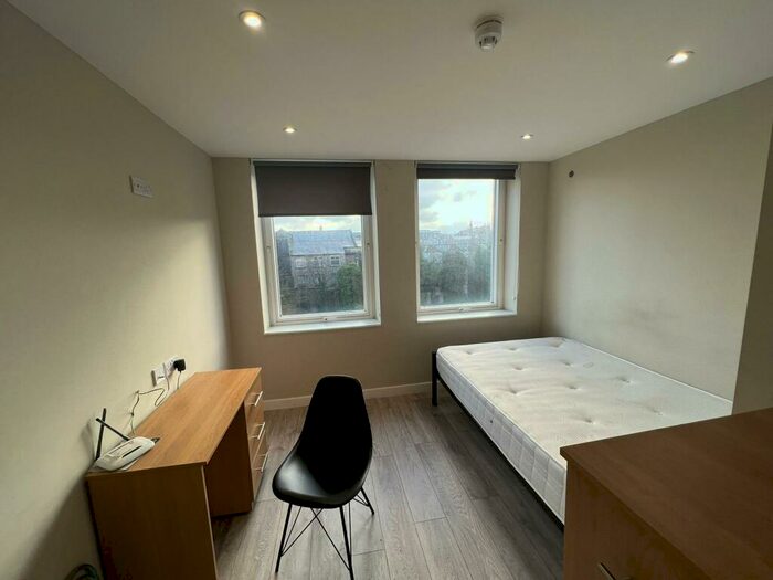 1 Bedroom Flat To Rent In Sunbridge Road, Bradford, West Yorkshire, Uk, BD1