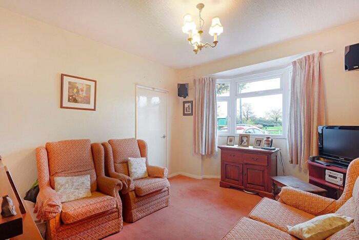 3 Bedroom End Of Terrace House For Sale In Newington Avenue, Southend-On-Sea, SS2