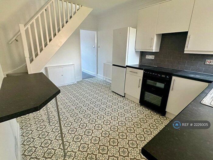 2 Bedroom End Of Terrace House To Rent In New Cross Road, Guildford, GU2