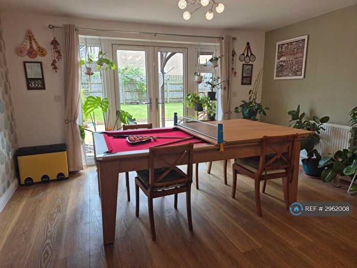 5 Bedroom End Of Terrace House To Rent In Heren Lane, Milton Keynes, MK8
