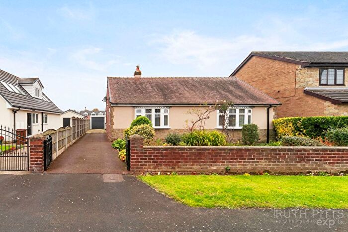 2 Bedroom Bungalow For Sale In Kendal Drive, Castleford, WF10