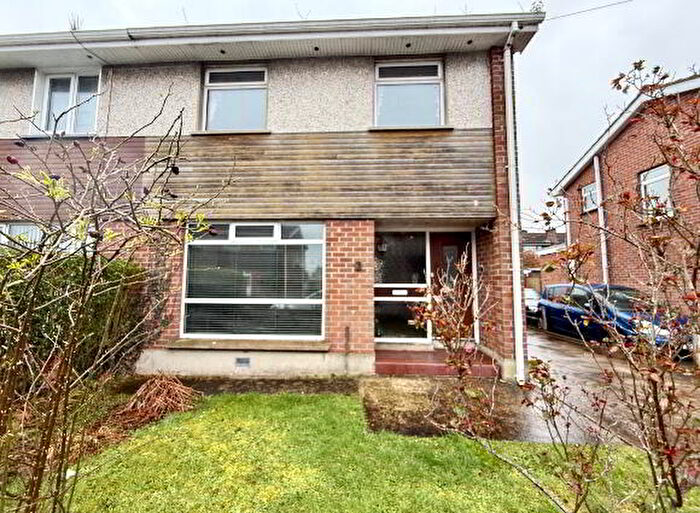 3 Bedroom Semi-Detached House For Sale In Sandown Drive, Derry, BT47