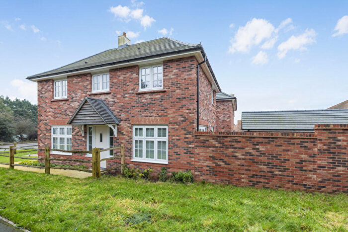 3 Bedroom Detached House For Sale In Border Close, Shaftesbury, SP7