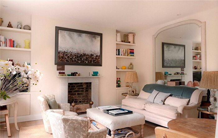 2 Bedroom Flat To Rent In Bassett Road, North Kensington, W10