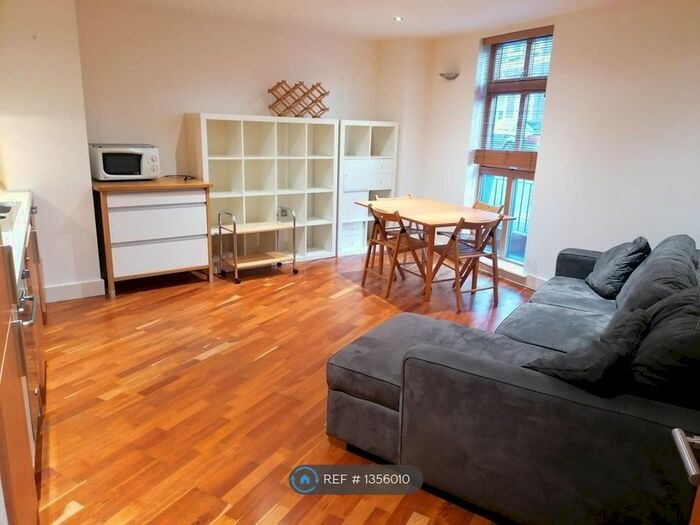 1 Bedroom Flat To Rent In Vachel Road, Reading, RG1