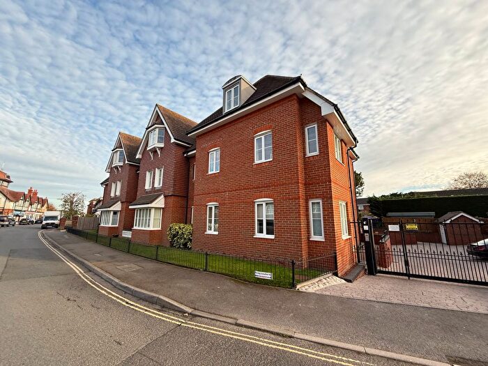 2 Bedroom Flat To Rent In Haven Manor, Shore Road, Warsash, Southampton, Hampshire, SO31