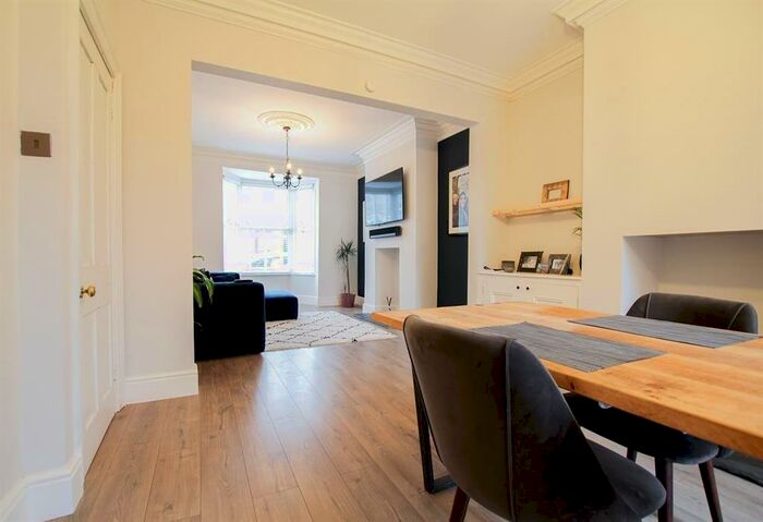 2 Bedroom Apartment To Rent In Clements Road, London, SE16