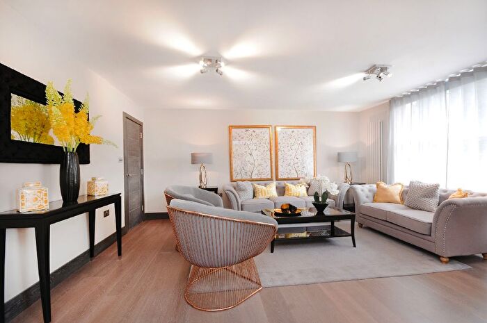 3 Bedroom Flat To Rent In St John's Wood Park, St Johns Wood, NW8