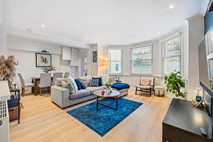 2 Bedroom Flat To Rent In St. Aubyns, Hove, East Sussex, BN3